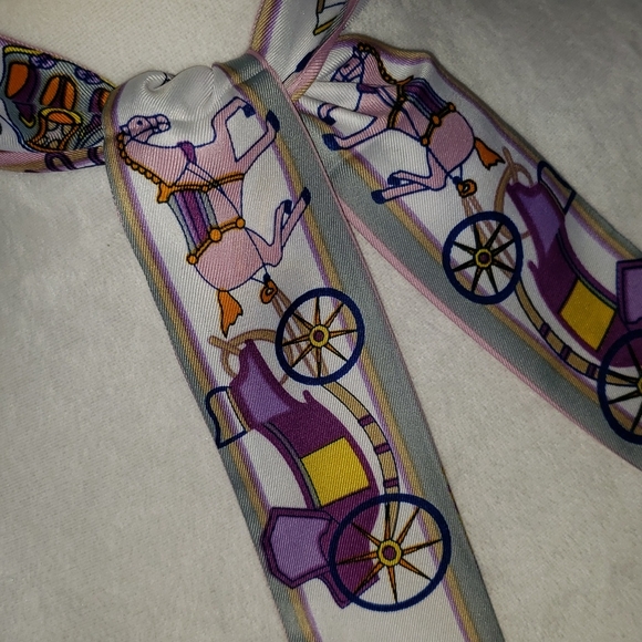 * Horse Carriage Skinny Scarf Caballo Western Vaquero Pony Wild West - Picture 3 of 10